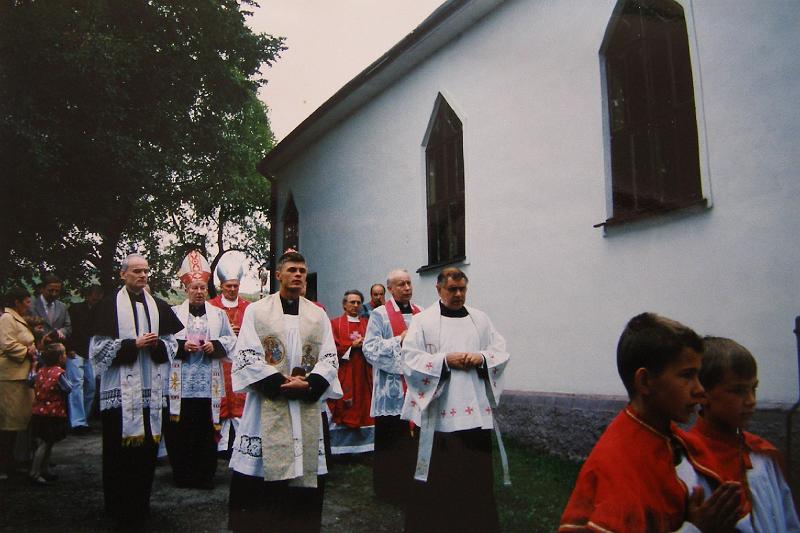 parafia polskokatolicka 1_81.jpg - Rok 1994. 17 września. 70 lat parafii. Uroczystości z udziałem zwierzchnika Kościoła prof. dr hab bp Wysoczańskiego
